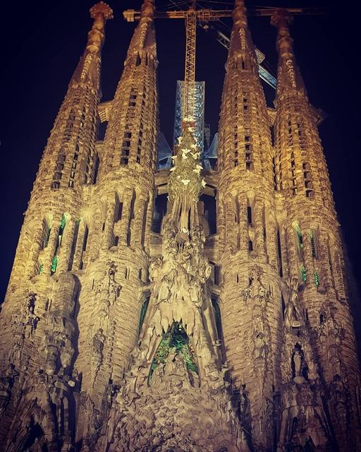 Sagrada Familia (metropolitana di Barcellona)